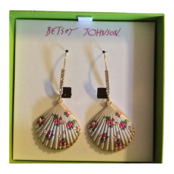 Betsey Johnson Jewelry - NWT Betsey Johnson Seashell Floral Rhinestone Gold Earrings